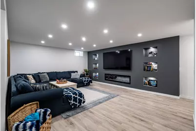 114  Manor Ct, Slinger, WI 53086 - Photo 23