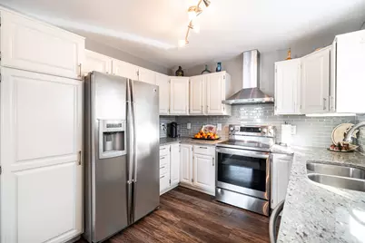 114  Manor Ct, Slinger, WI 53086 - Photo 5