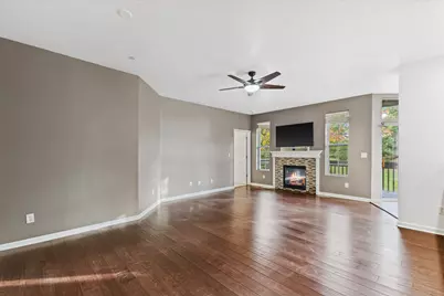 9155 W Elm Ct #C, Franklin, WI 53132 - Photo 3