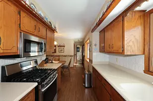 15035 W Kingsway Dr, New Berlin, WI 53151 - Photo 11