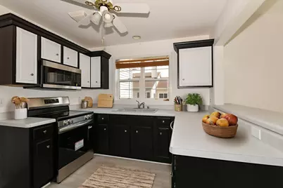 5228 S Hidden Dr, Greenfield, WI 53221 - Photo 7