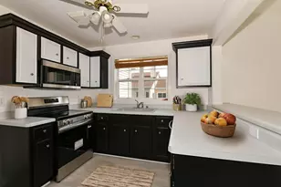 5228 S Hidden Dr, Greenfield, WI 53221 - Photo 7