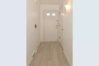 5228 S Hidden Dr, Greenfield, WI 53221 - Photo 3