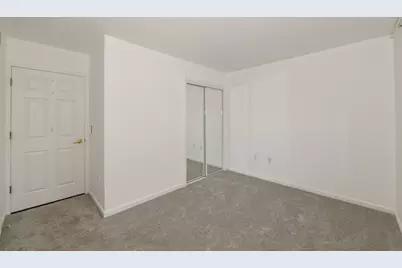 5228 S Hidden Dr, Greenfield, WI 53221 - Photo 27