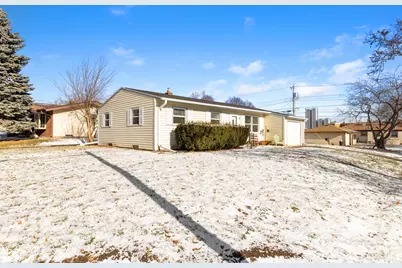 816  Birch Dr, Waukesha, WI 53188 - Photo 3