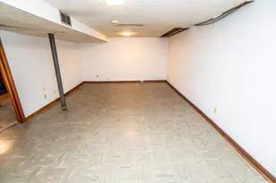 325 W Dodge St, Port Washington, WI 53074 - Photo 9