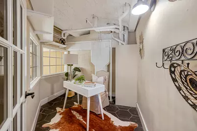 270 E Highland Ave #437, Milwaukee, WI 53202 - Photo 9