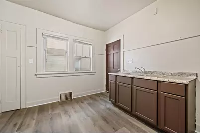 2724 N Palmer St #2724A, Milwaukee, WI 53212 - Photo 3