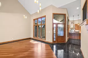 7513 W Tuckaway Pines Cir, Franklin, WI 53132 - Photo 3