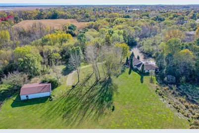 W179S8246  Pioneer Dr, Muskego, WI 53150 - Photo 1