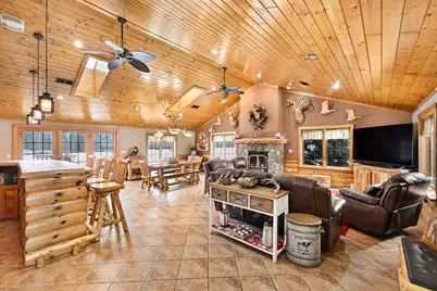 W179S8246  Pioneer Dr, Muskego, WI 53150 - Photo 17