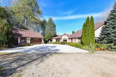 W179S8246  Pioneer Dr, Muskego, WI 53150 - Photo 3