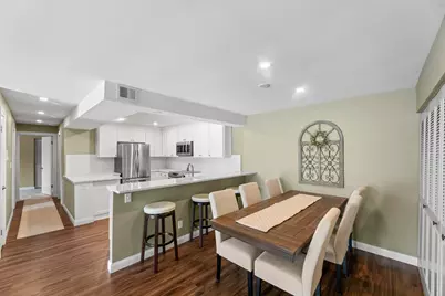 321  Park Hill Dr #A, Pewaukee, WI 53072 - Photo 5