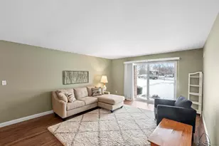 321 Park Hill Dr, Pewaukee, WI 53072 - Photo 11