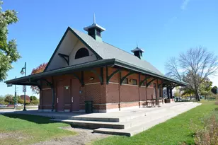 321 Park Hill Dr, Pewaukee, WI 53072 - Photo 29