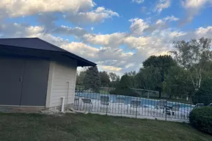 321 Park Hill Dr, Pewaukee, WI 53072 - Photo 19