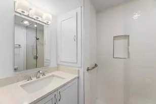 321 Park Hill Dr, Pewaukee, WI 53072 - Photo 13