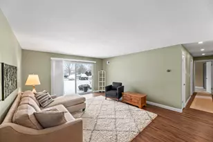 321 Park Hill Dr, Pewaukee, WI 53072 - Photo 11