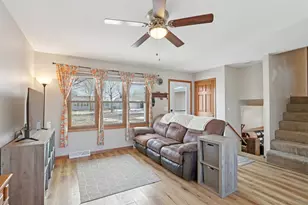 949 E Prospect St, Lake Mills, WI 53551 - Photo 9