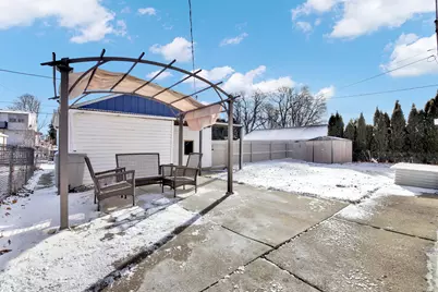 818 S 94th St, West Allis, WI 53214 - Photo 23
