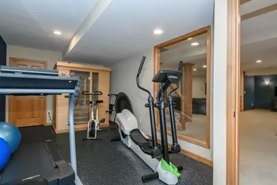 18840  Saratoga Ct, Brookfield, WI 53045 - Photo 7