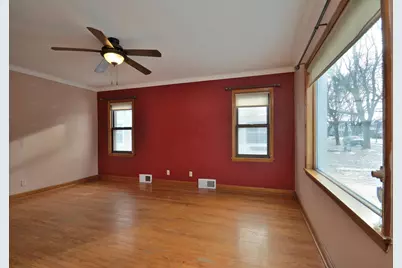 2708 S 45th St, Milwaukee, WI 53219 - Photo 9