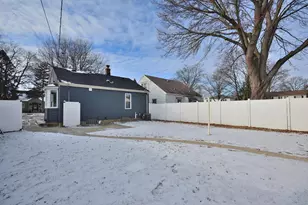 2708 S 45th St, Milwaukee, WI 53219 - Photo 23