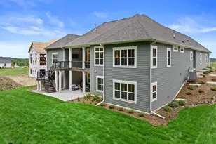 N66W21333 Sagebrush Dr, Menomonee Falls, WI 53046 - Photo 51