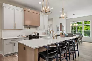 N66W21333 Sagebrush Dr, Menomonee Falls, WI 53046 - Photo 11