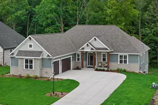 N66W21333 Sagebrush Dr, Menomonee Falls, WI 53046 - Photo 1