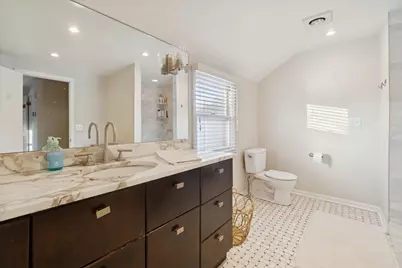 9126 N Meadowlark Ln, Bayside, WI 53217 - Photo 29