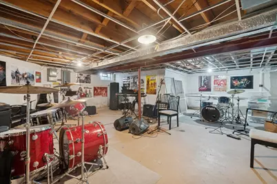 9126 N Meadowlark Ln, Bayside, WI 53217 - Photo 51