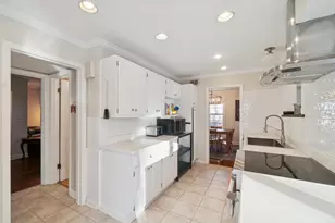 9126 N Meadowlark Ln, Bayside, WI 53217 - Photo 23