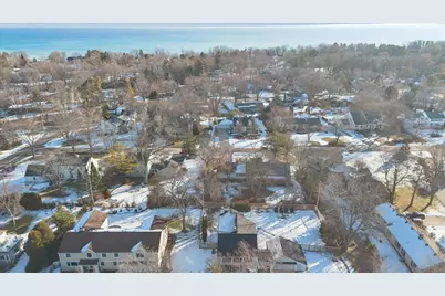 9126 N Meadowlark Ln, Bayside, WI 53217 - Photo 61