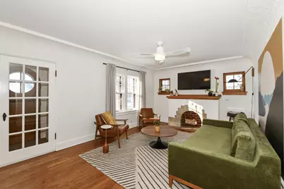 424 W Luebbe Ln, Glendale, WI 53217 - Photo 9