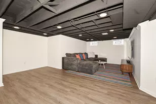 424 W Luebbe Ln, Glendale, WI 53217 - Photo 31