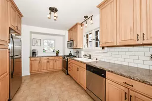 424 W Luebbe Ln, Glendale, WI 53217 - Photo 17