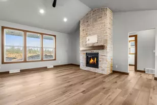 338 Rawley Ct, Two Rivers, WI 54241 - Photo 5