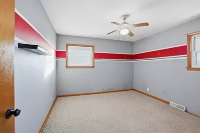 3148 S 77th St, Milwaukee, WI 53219 - Photo 15