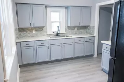 6824 W Hayes Ave, West Allis, WI 53219 - Photo 9