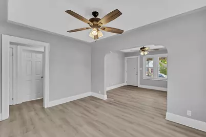 6824 W Hayes Ave, West Allis, WI 53219 - Photo 5