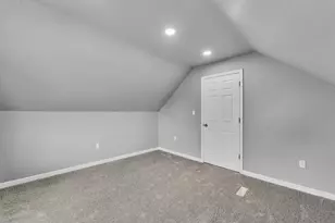 6824 W Hayes Ave, West Allis, WI 53219 - Photo 13