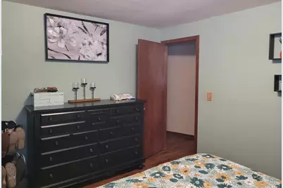 409  Van Buren Rd, Howards Grove, WI 53083 - Photo 9