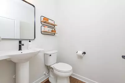 9029  Creekside Cir, Pleasant Prairie, WI 53158 - Photo 13