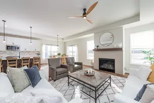 9029 Creekside Cir, Pleasant Prairie, WI 53158 - Photo 5