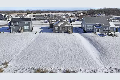 9029  Creekside Cir, Pleasant Prairie, WI 53158 - Photo 37