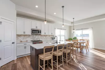 9029  Creekside Cir, Pleasant Prairie, WI 53158 - Photo 7