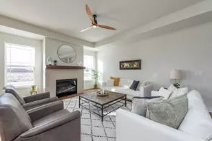 9029 Creekside Cir, Pleasant Prairie, WI 53158 - Photo 3