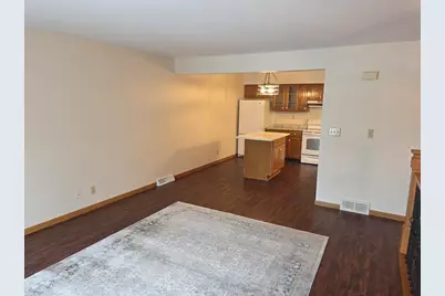 10268 W Parkedge Cir, Franklin, WI 53132 - Photo 9