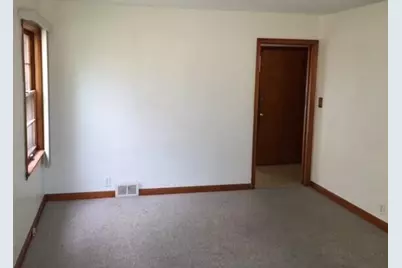 3605 W Ohio Ave, Milwaukee, WI 53215 - Photo 7